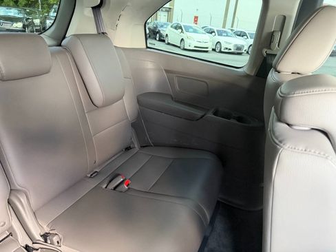 Used 2016 Honda Odyssey EX-L image 36