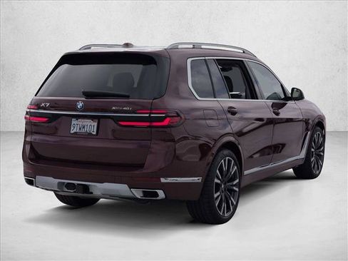 Used 2025 BMW X7 xDrive40i w/ Parking Assistance Package AWD/4WD image 5