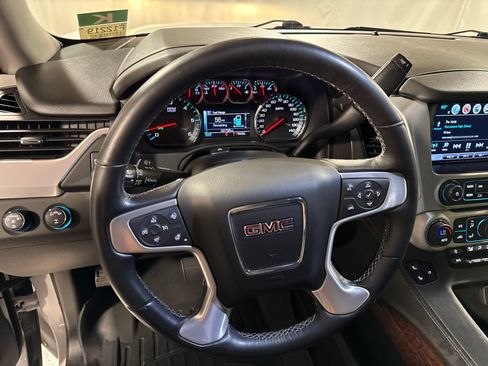 Used 2020 GMC Yukon XL SLT w/ Open Road Package AWD/4WD image 19