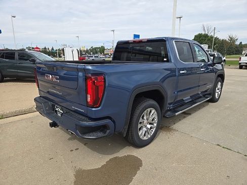 Used 2025 GMC Sierra 1500 Denali w/ Technology Package AWD/4WD image 9