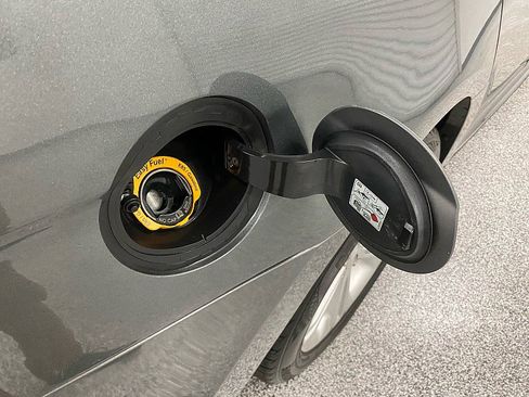 Used 2014 Ford Taurus SEL w/ Equipment Group 201A image 13