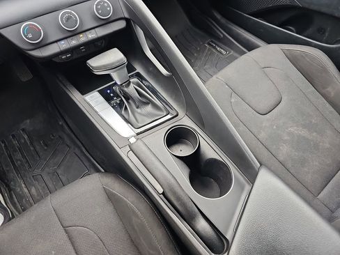 Used 2023 Hyundai Elantra SE image 26