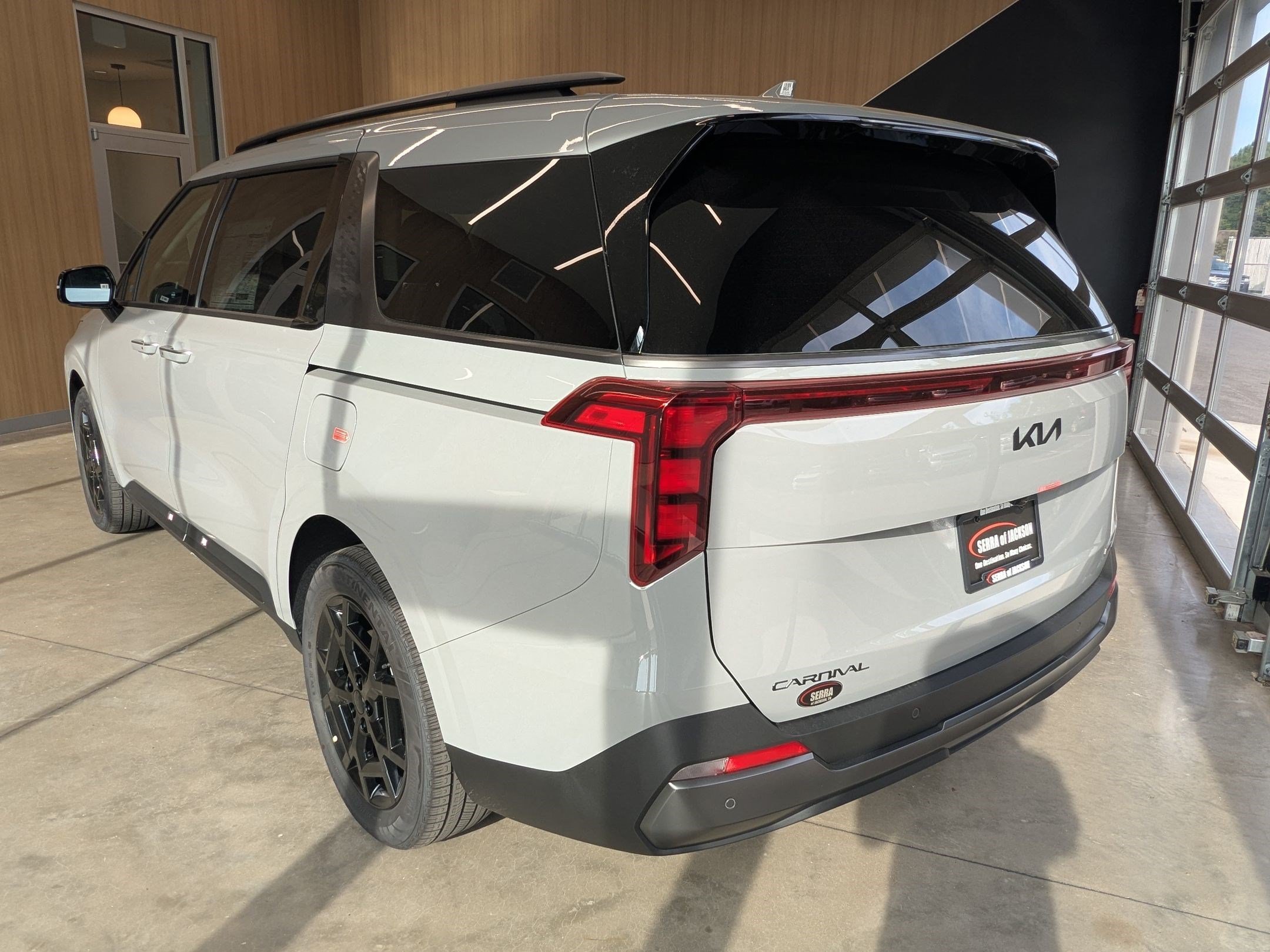 New 2027 Kia Carnival EX w/ Dark Edition Package FWD image 3