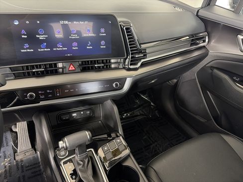 Certified 2025 Kia Sportage EX w/ Premium Package AWD/4WD image 4