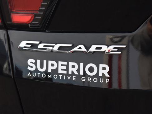 Used 2017 Ford Escape Titanium image 7