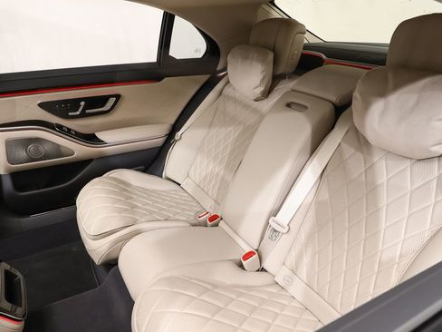Certified 2023 Mercedes-Benz S 580 4MATIC Sedan image 11