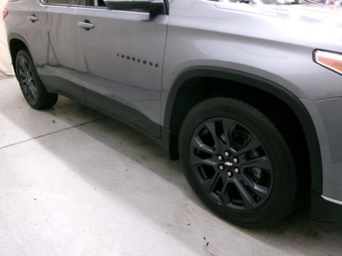 Used 2021 Chevrolet Traverse RS image 9