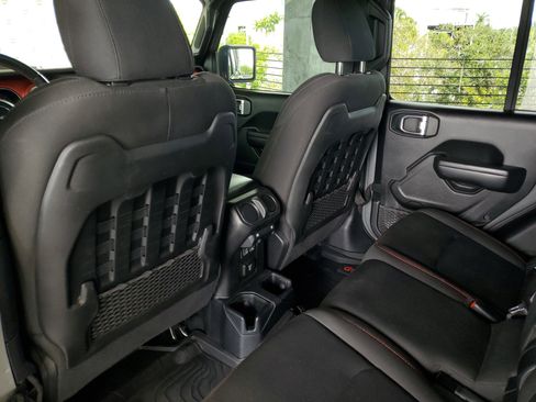 Used 2021 Jeep Gladiator Rubicon w/ Safety Group AWD/4WD image 10