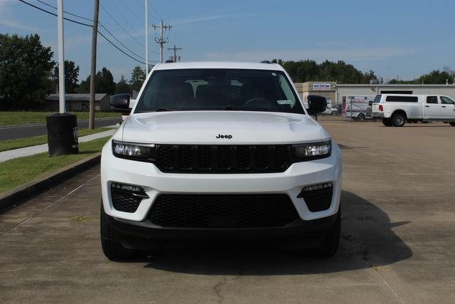 Used 2023 Jeep Grand Cherokee Limited w/ Black Appearance Package AWD/4WD image 9