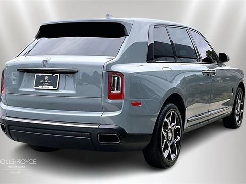 Used 2024 Rolls-Royce Cullinan Black Badge image 12