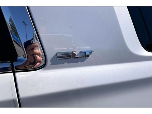 Used 2018 GMC Yukon SLT w/ Open Road Package AWD/4WD image 9