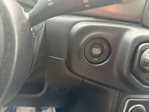Used 2023 Jeep Wrangler Unlimited Sport AWD/4WD image 18