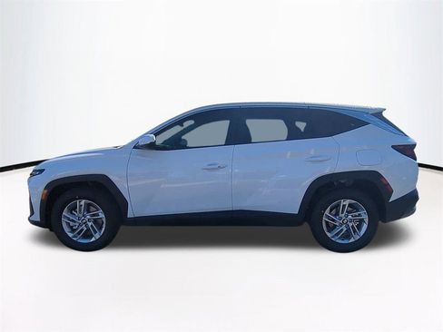 New 2026 Hyundai Tucson SE image 8