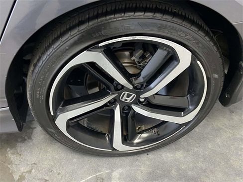 Used 2019 Honda Accord Sport image 9