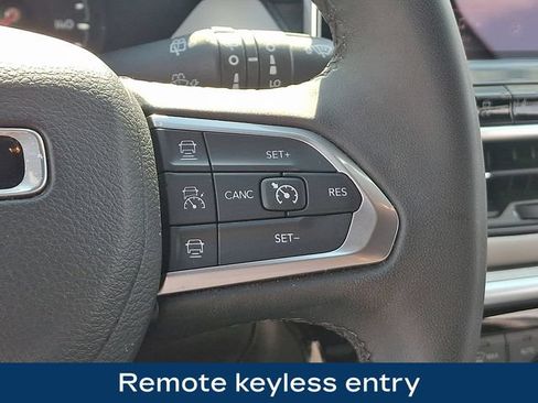 Used 2025 Jeep Compass Limited AWD/4WD image 8