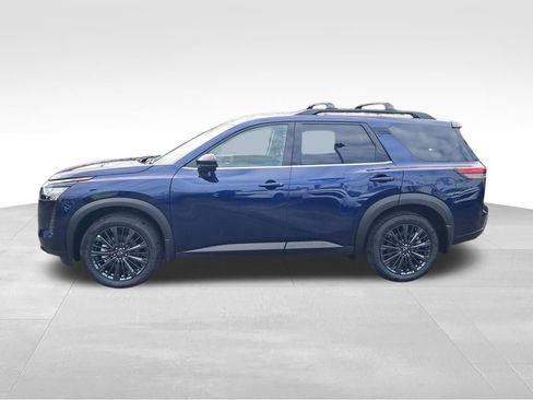 New 2026 Nissan Pathfinder SL w/ SL Premium Package AWD/4WD image 2