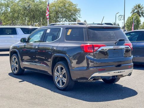Used 2017 GMC Acadia Denali w/ Technology Package FWD image 2