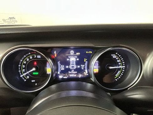 Used 2023 Jeep Wrangler Unlimited w/ Cold Weather Group AWD/4WD image 17