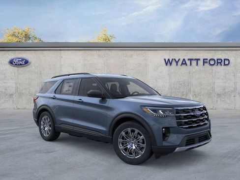 New 2026 Ford Explorer Active image 8