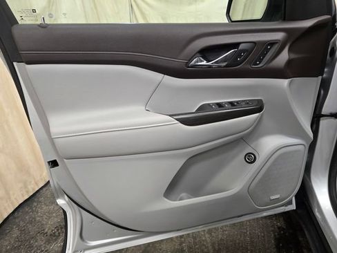 Used 2019 GMC Acadia SLT image 14