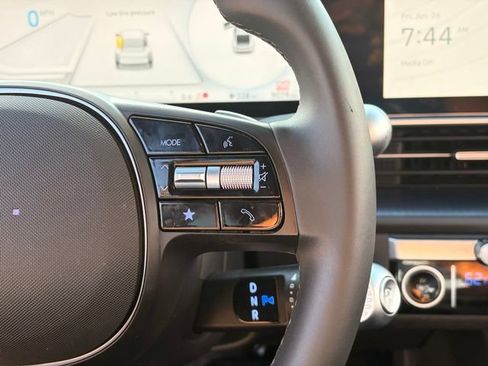 Used 2025 Hyundai Ioniq 6 SE RWD image 19