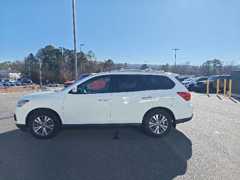 Used 2019 Nissan Pathfinder S image 5