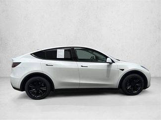 Used 2023 Tesla Model Y Long Range AWD/4WD video 4