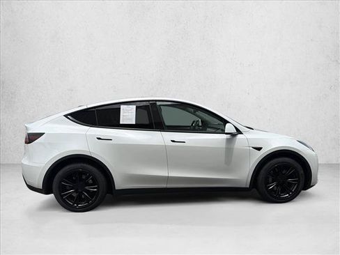 Used 2023 Tesla Model Y Long Range AWD/4WD image 4