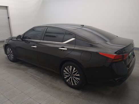 Used 2023 Nissan Altima 2.5 SV FWD image 3