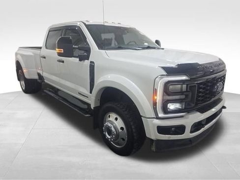 Used 2025 Ford F450 Platinum w/ Platinum Plus Package AWD/4WD image 3