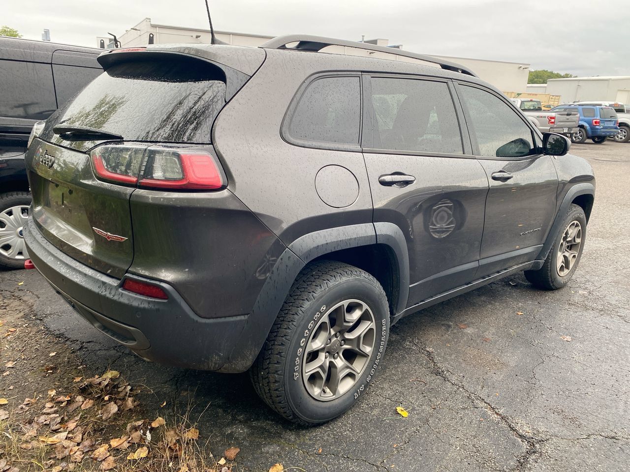 Used 2021 Jeep Cherokee Trailhawk AWD/4WD image 3