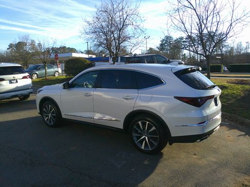 Used 2025 Acura MDX SH-AWD w/ Technology Package image 9