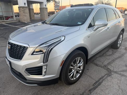 Used 2020 Cadillac XT5 Premium Luxury image 3