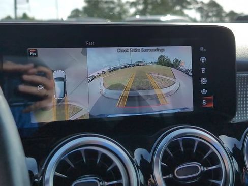Used 2022 Mercedes-Benz GLB 250 image 18