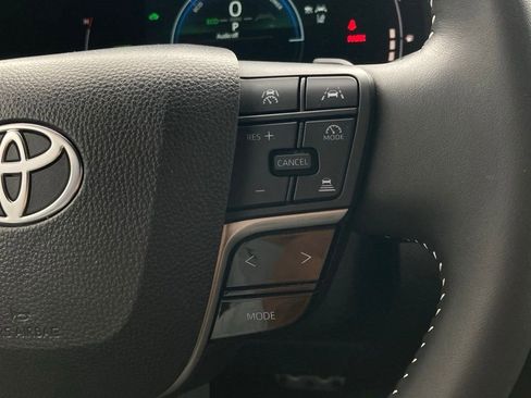 Certified 2025 Toyota Camry SE image 17