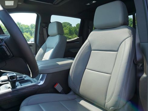 Used 2025 GMC Sierra 1500 SLT w/ SLT Premium Plus Package AWD/4WD image 11