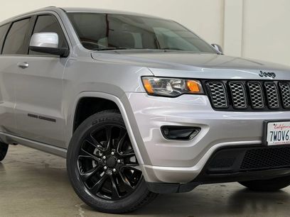Used 2017 Jeep Grand Cherokee Altitude