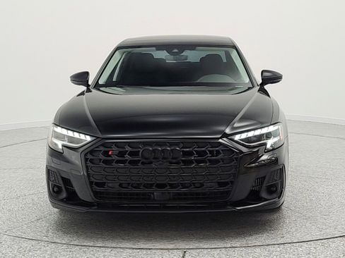 Used 2022 Audi S8 image 2