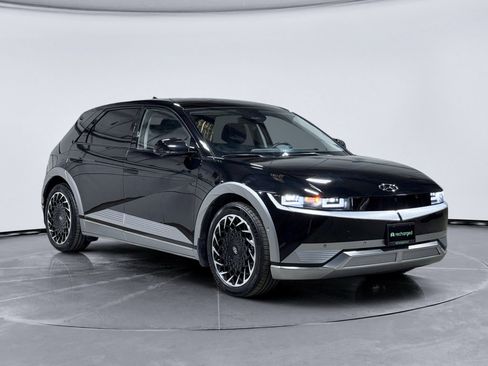 Used 2023 Hyundai Ioniq 5 Limited AWD/4WD image 4