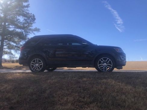 Used 2016 Ford Explorer Sport w/ Equipment Group 401A image 7