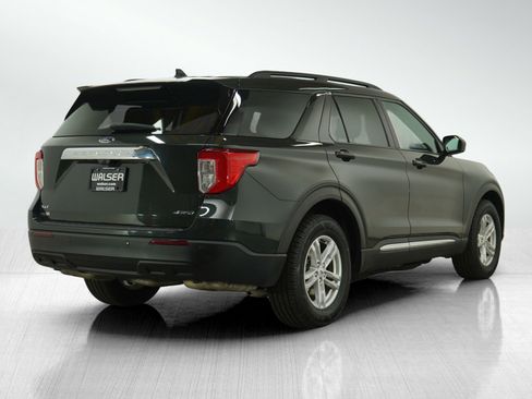Used 2022 Ford Explorer XLT image 5