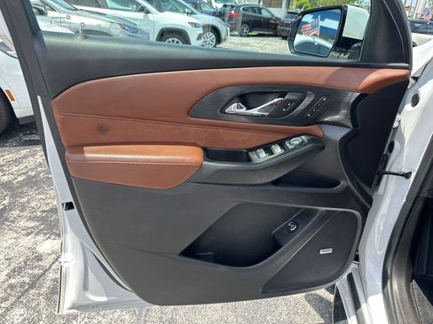 Used 2019 Chevrolet Traverse High Country w/ LPO, 'HIT The Road' Package AWD/4WD image 24