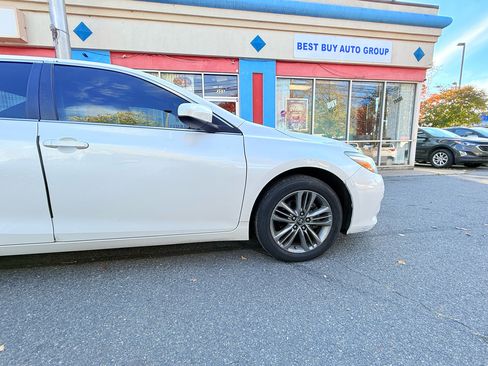 Used 2017 Toyota Camry SE image 13