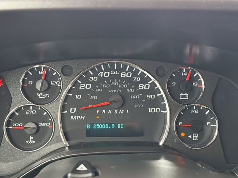 Used 2024 GMC Savana 2500 w/ Driver Convenience Package image 8