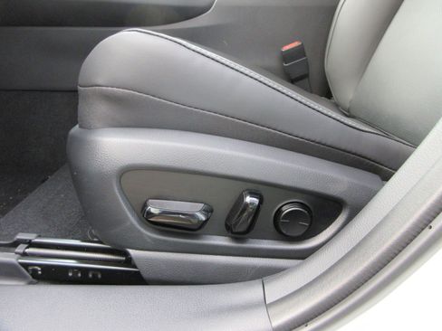 New 2026 Lexus UX 300h AWD image 28