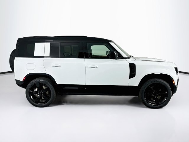 New 2026 Land Rover Defender 110 X-Dynamic SE AWD/4WD image 4