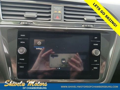 Used 2020 Volkswagen Tiguan SE R-Line w/ 3rd Row Seat Package image 23