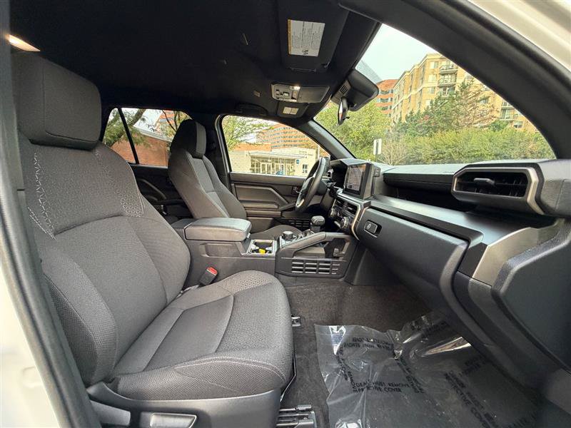 Used 2025 Toyota 4Runner SR5 AWD/4WD image 23