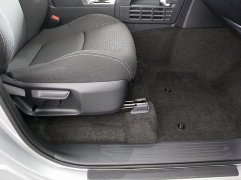 Used 2025 Toyota 4Runner SR5 image 10