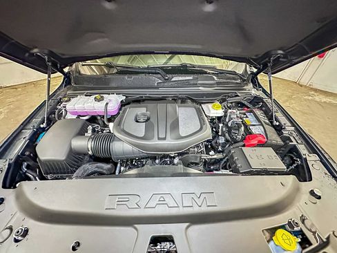 New 2026 RAM 1500 Express AWD/4WD image 44